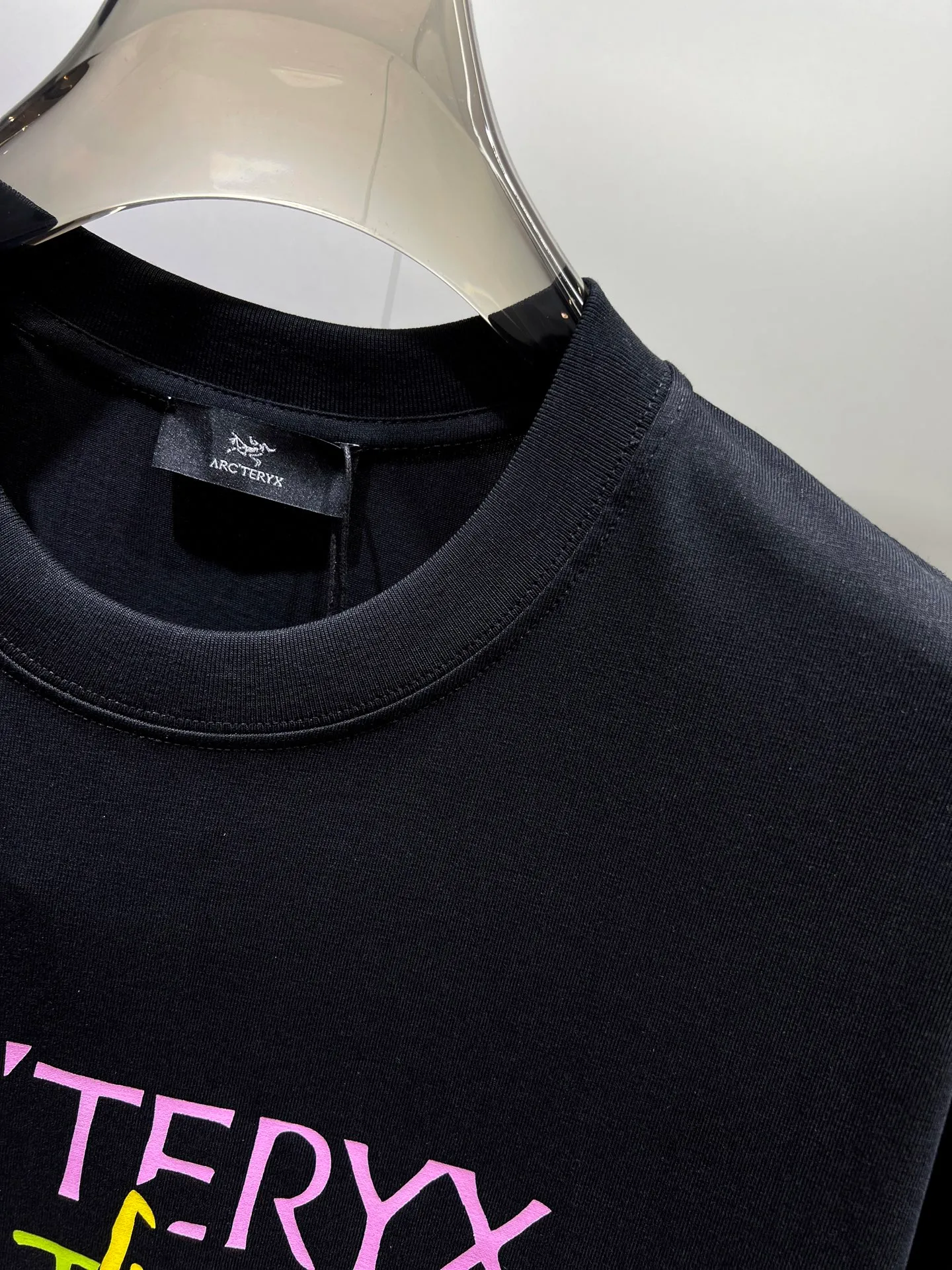 arcteryx🌟New Arrival T T Hot Sale 99 🐎🐎Size：S-XXL Black White 2 （Size ） Size S 110 54 69 21 M 114 56 71 22 L 118 58 73 22 XL 122 60 75 23 2XL 126 62 77 23